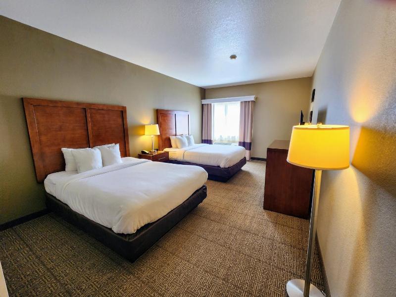 Queen Room with Two Queen Beds - Non-Smoking image 1