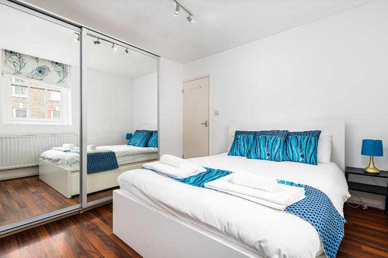 One-Bedroom Suite image 3