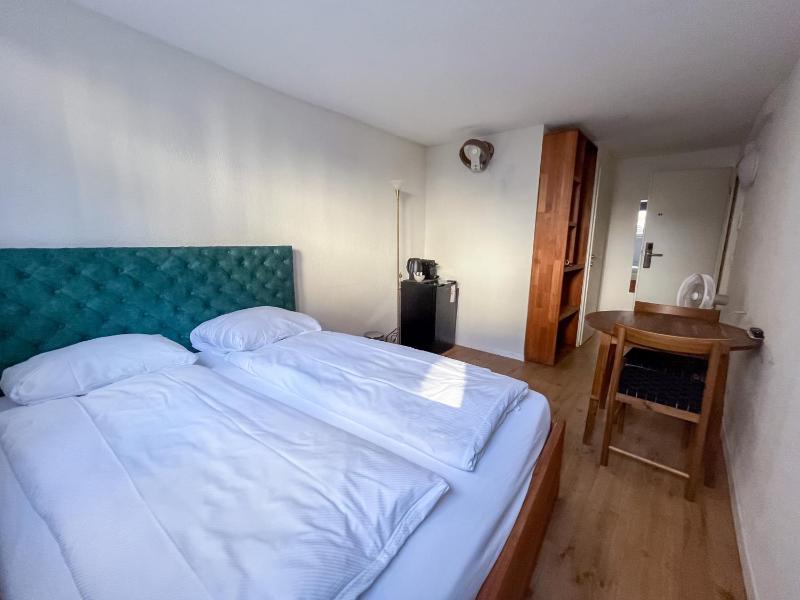 Double Room image 4