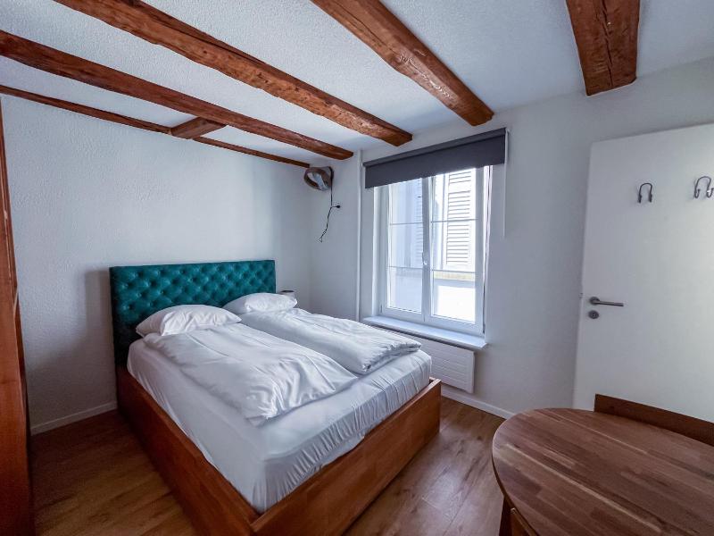 Basic Double Room image 3