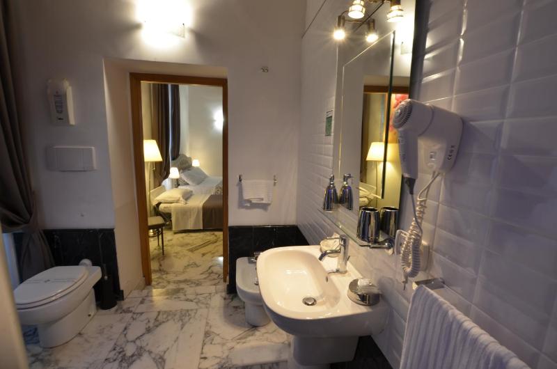 Comfort Quadruple Room image 1