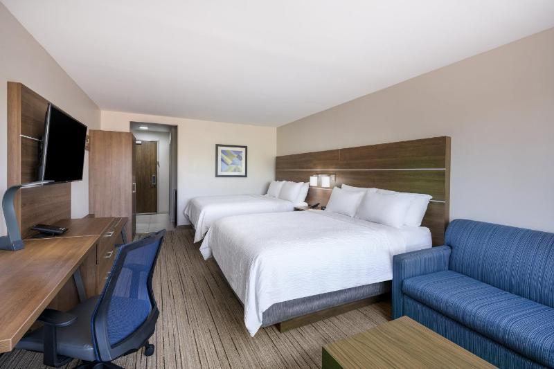 Queen Suite with Two Queen Beds and Sofa Bed image 2