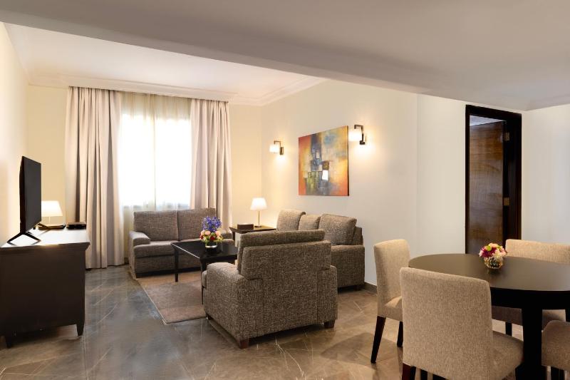 One-Bedroom Apartment image 4