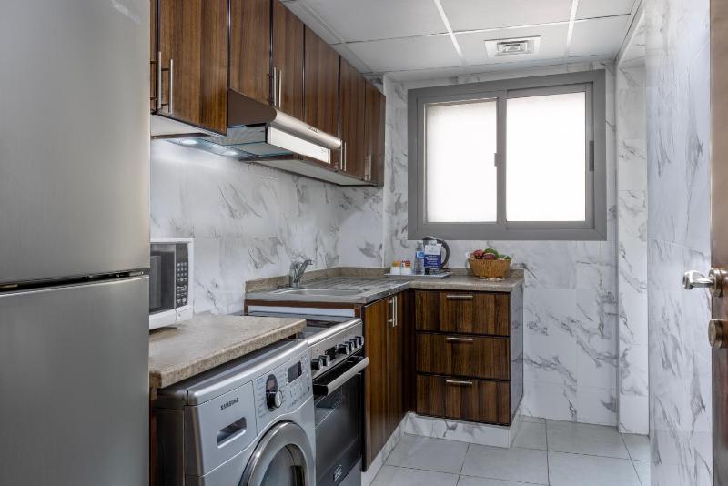 One-Bedroom Apartment image 3