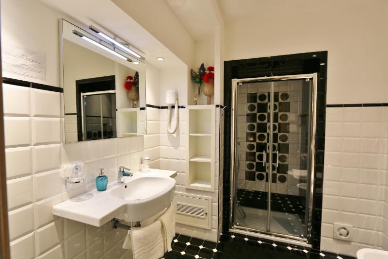 Suite image 2