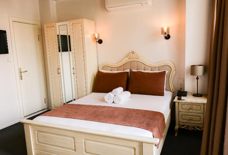 Deluxe Double Room with Balcony and Sea View image 1