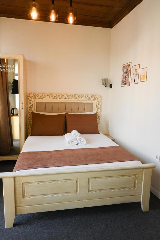 Double Room with Balcony and Sea View image 3