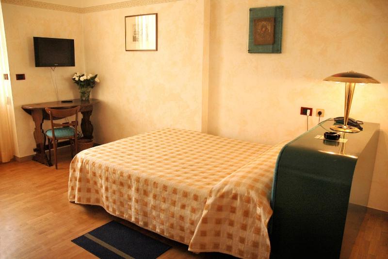 Single Room image 1