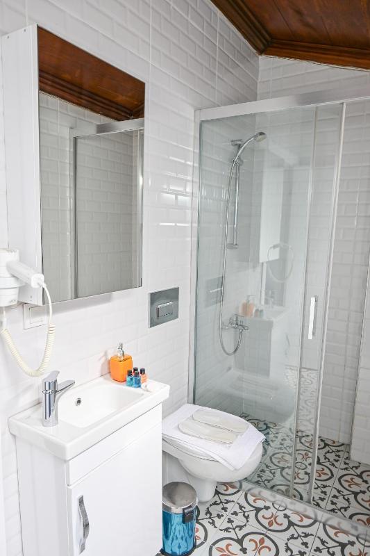 Quadruple Room with Terrace image 1