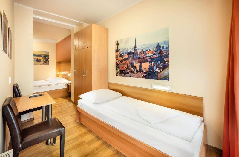 Triple Room image 4