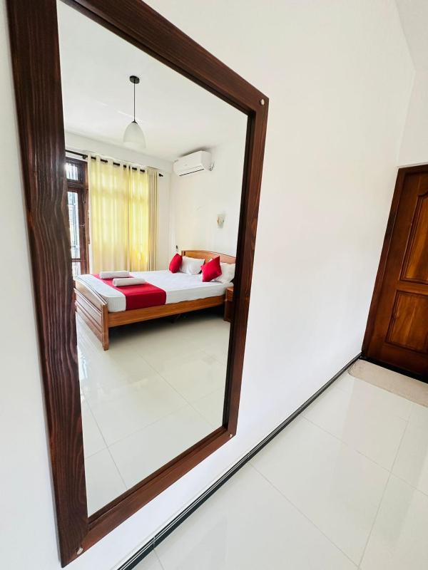 Kandy Lakeside Escape - image 4