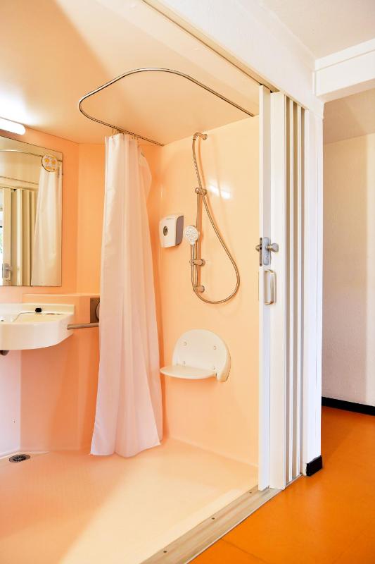 Double Room with 1 Double Bed image 3