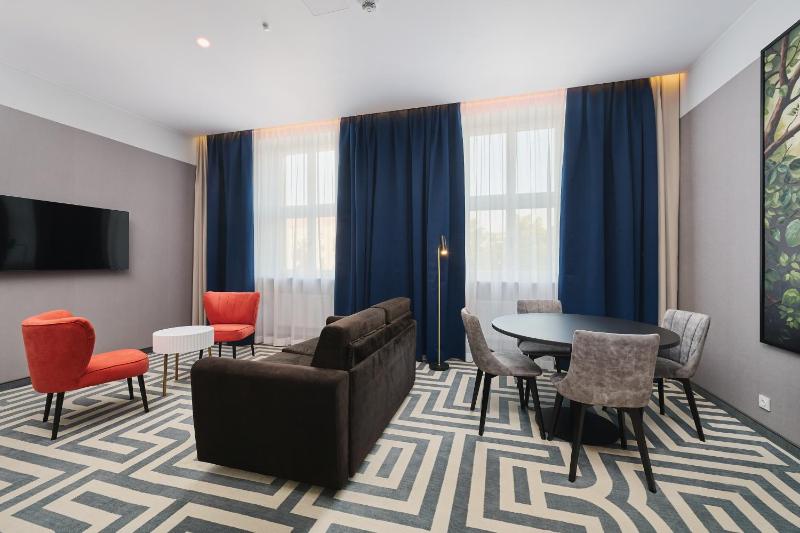 King Suite with City View - Non-Smoking image 3