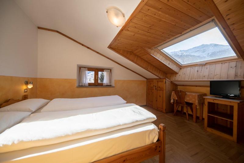 Economy Double or Twin Room image 3