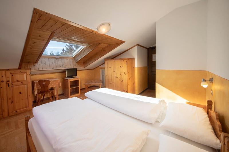 Standard Double or Twin Room image 2