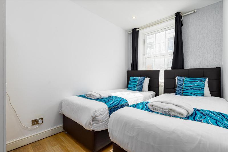 Deluxe Apartment image 2