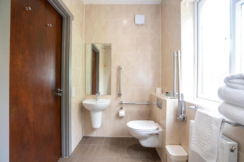Small Double Room image 1