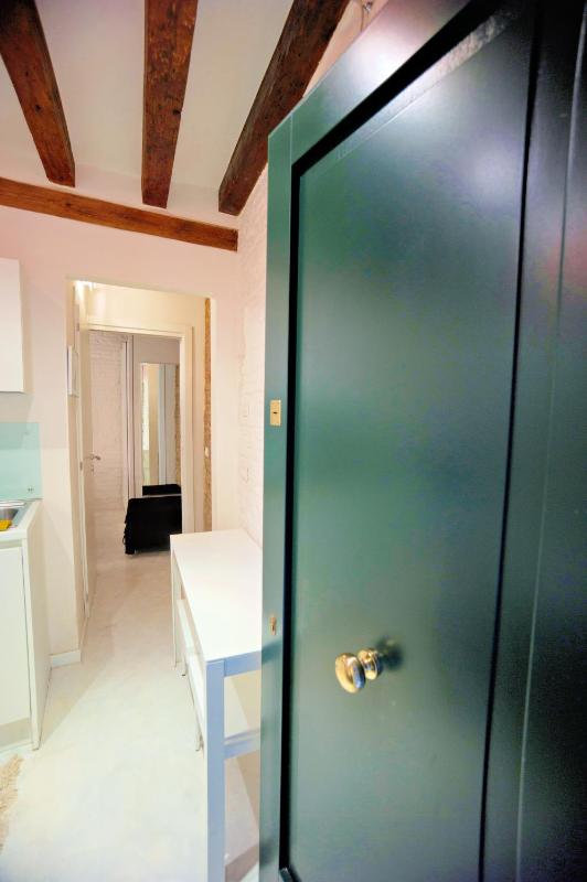 One-Bedroom Apartment image 3