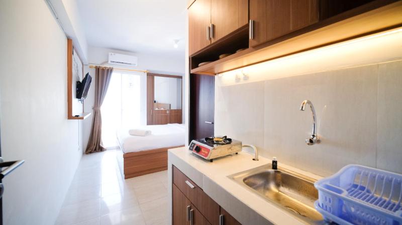 Simple and Comfortable Studio Apartment at Suncity Residence By Travelio - image 5