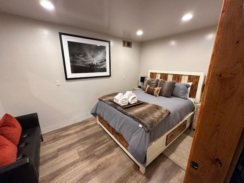 Spectacular Sedona Destination with Pool & Spa - image 15