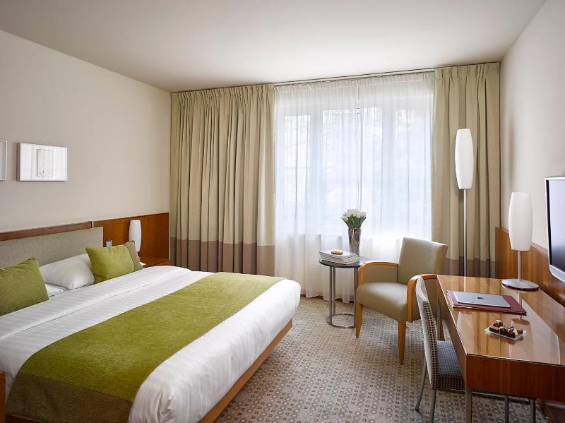 Superior Garden View image 2