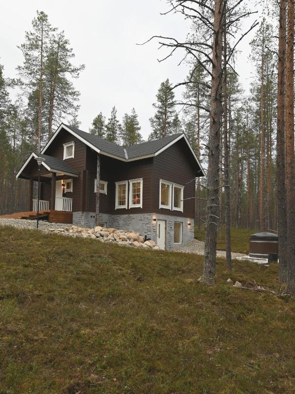 Holiday Cabin Northern Highlight next to Reindeer Farm Outdoor Hot Tub with fee Skiroom included - image 37