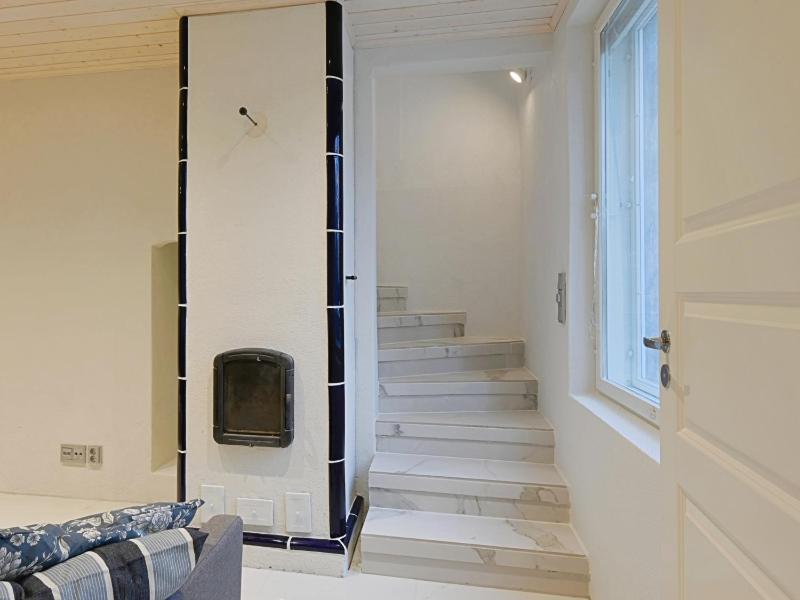 Holiday Cabin Northern Highlight next to Reindeer Farm Outdoor Hot Tub with fee Skiroom included - image 17
