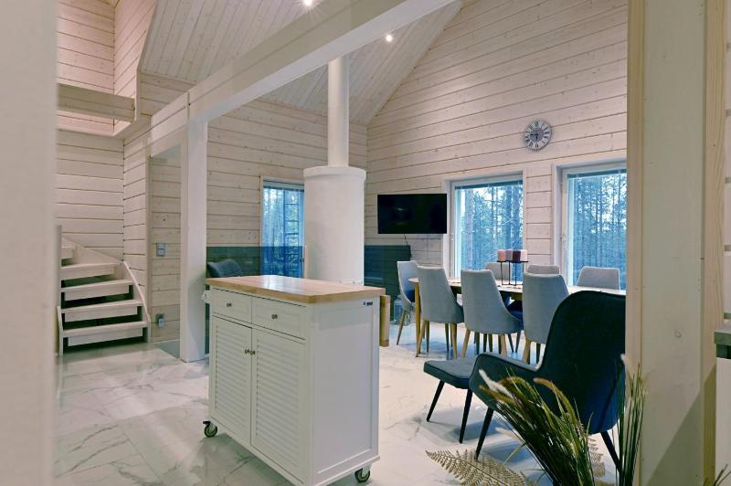 Holiday Cabin Northern Highlight next to Reindeer Farm Outdoor Hot Tub with fee Skiroom included - image 47