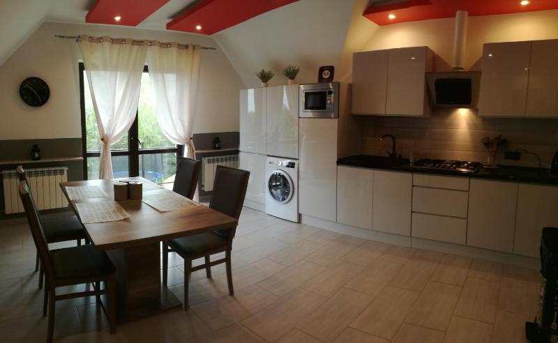 Triple Room with Balcony image 4