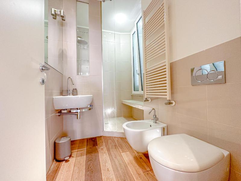 Montenapoleone Luxury Suite - image 12