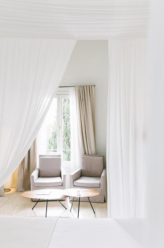 Deluxe Double Room with Balcony and Sea View image 1