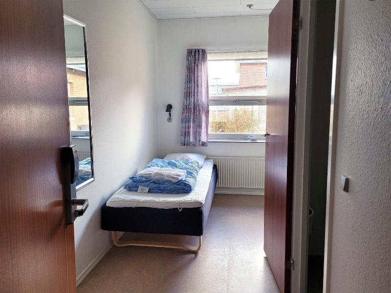 Single Room image 3