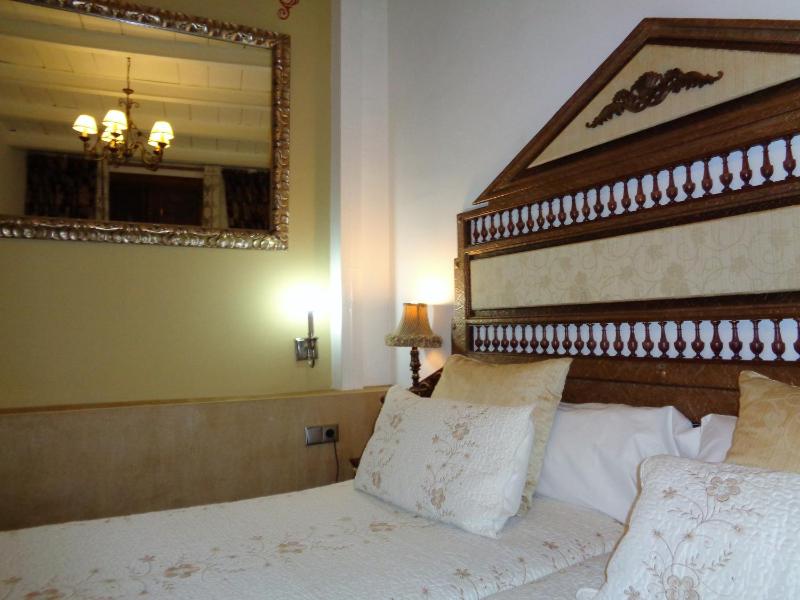 Charm Double Room image 4