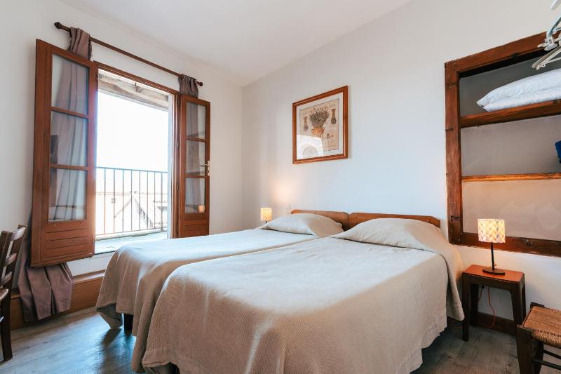 Standard Twin Room image 4