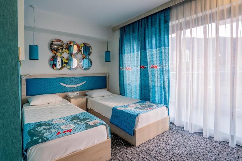 Standard Double or Twin Room image 2
