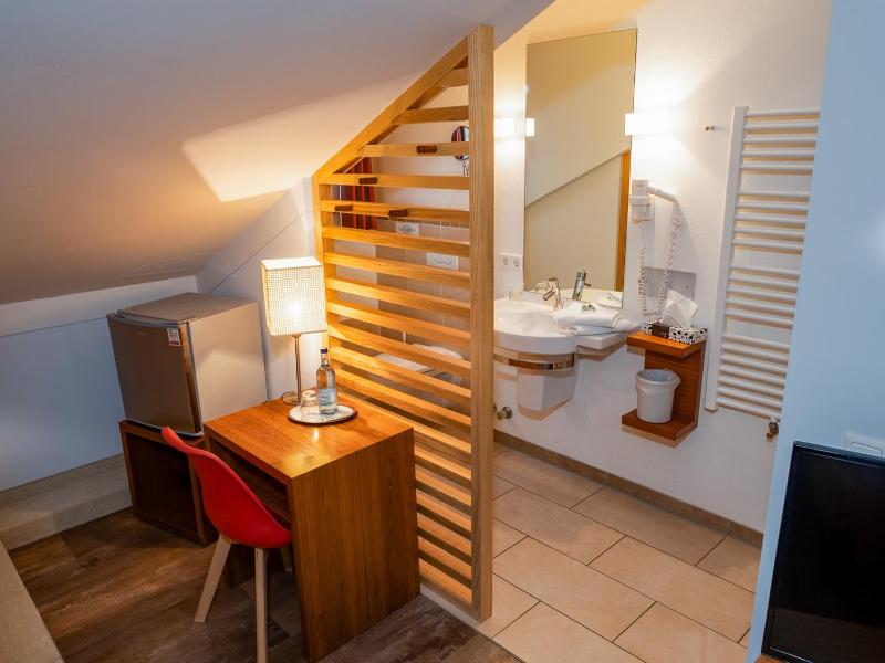Standard  Room image 4
