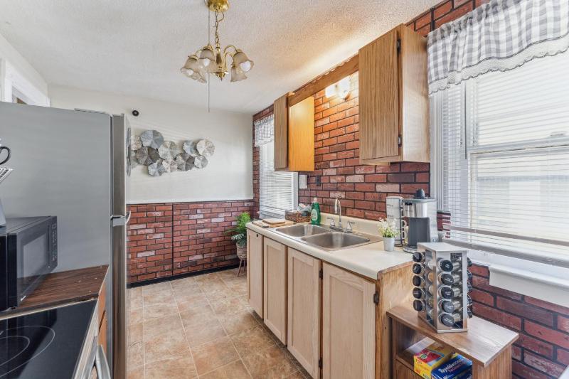 Two-Bedroom House image 3