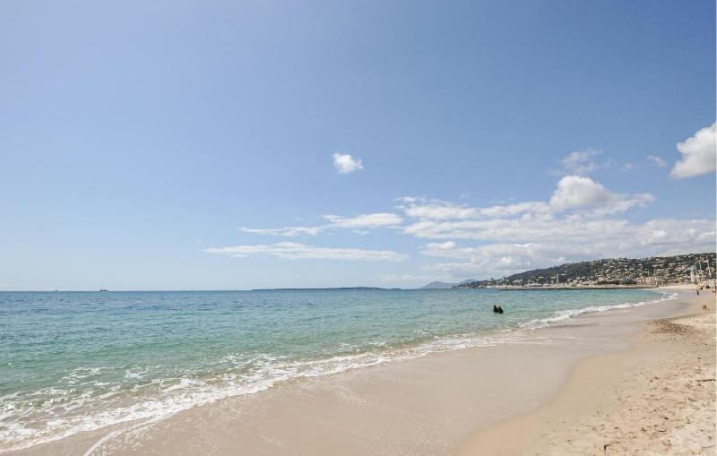 1 Bedroom Gorgeous Apartment In Antibes - image 15