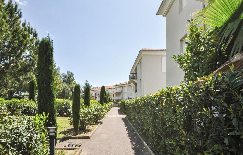 1 Bedroom Gorgeous Apartment In Antibes - image 10