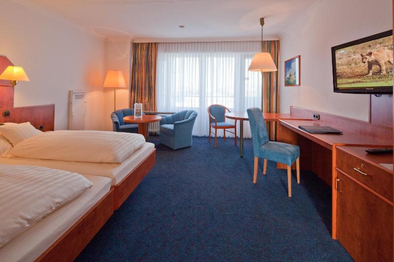 Double Room image 4