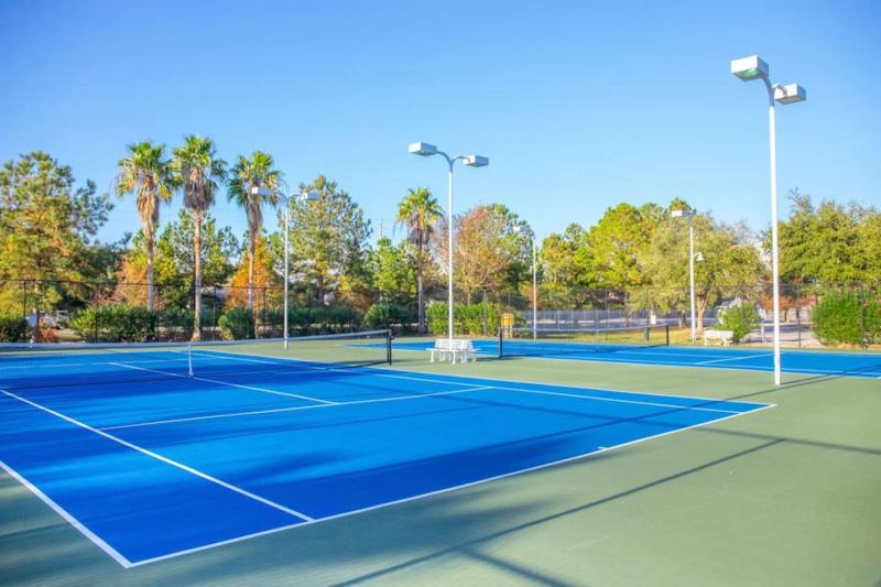 Florida Poolside Paradise with Tennis and Gym - image 30