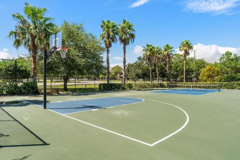 Florida Poolside Paradise with Tennis and Gym - image 45
