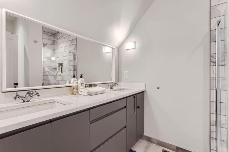 Updated Victorian Home in SoBo - image 16