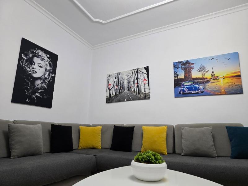 Apartment 05 Tirana Center - image 1