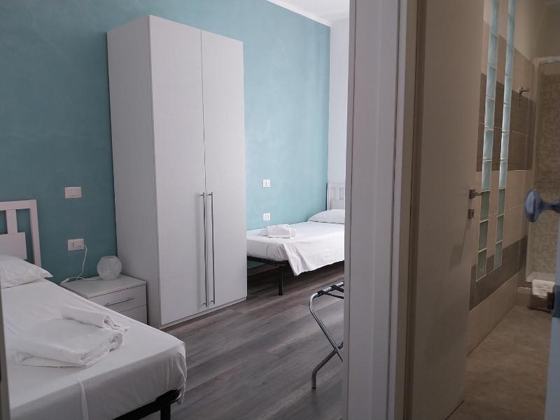 Twin Room image 1