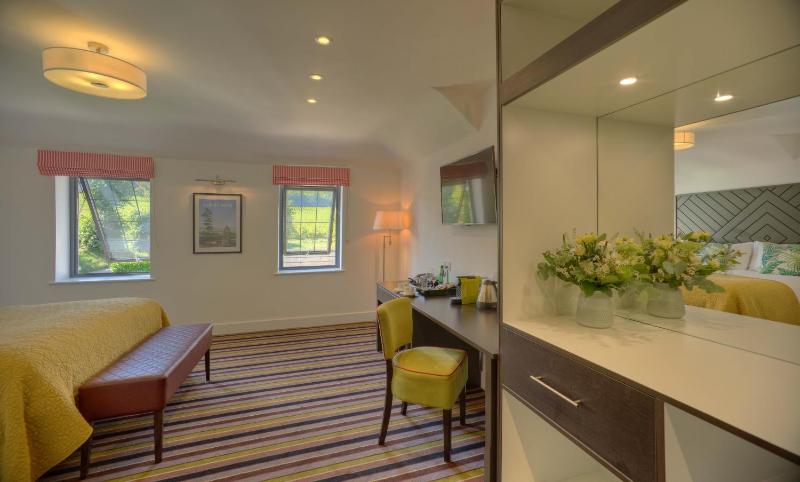 Family Room with Garden View image 1