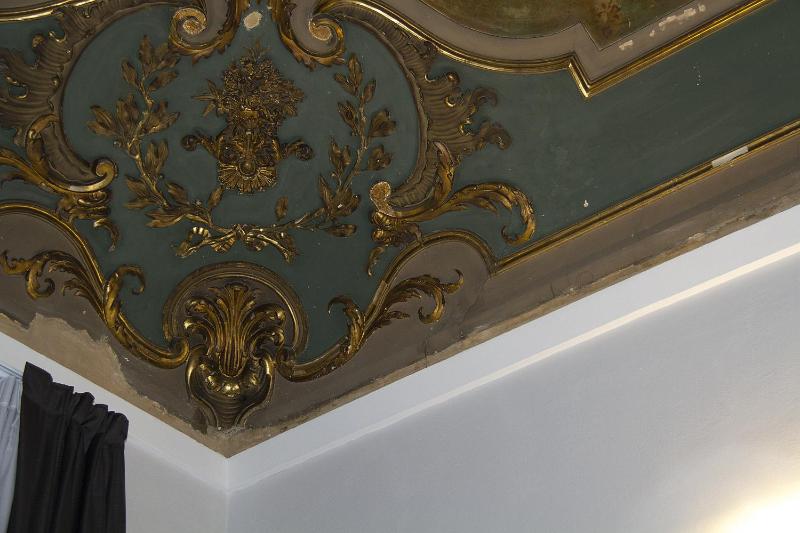 Deluxe Suite with View image 4