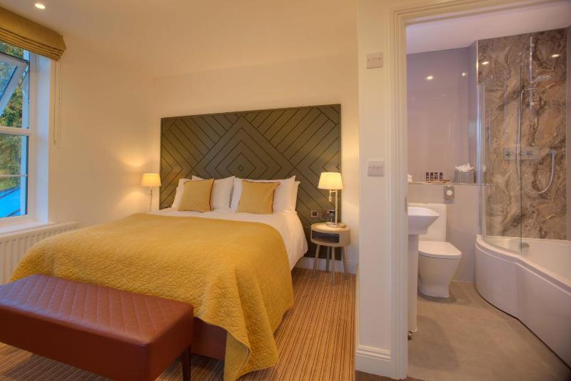 Standard Double Room image 4