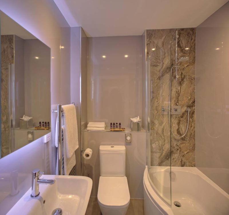 Superior Double Room image 3