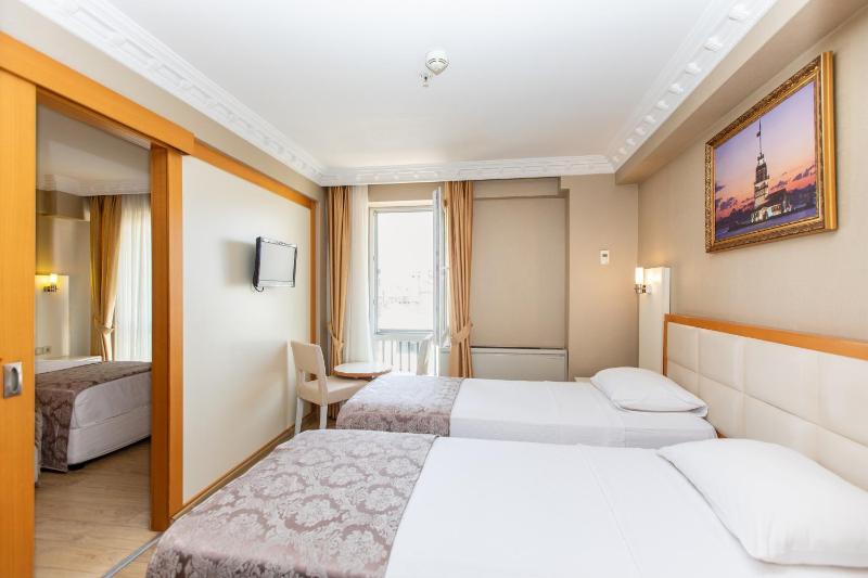 Quadruple Room image 2